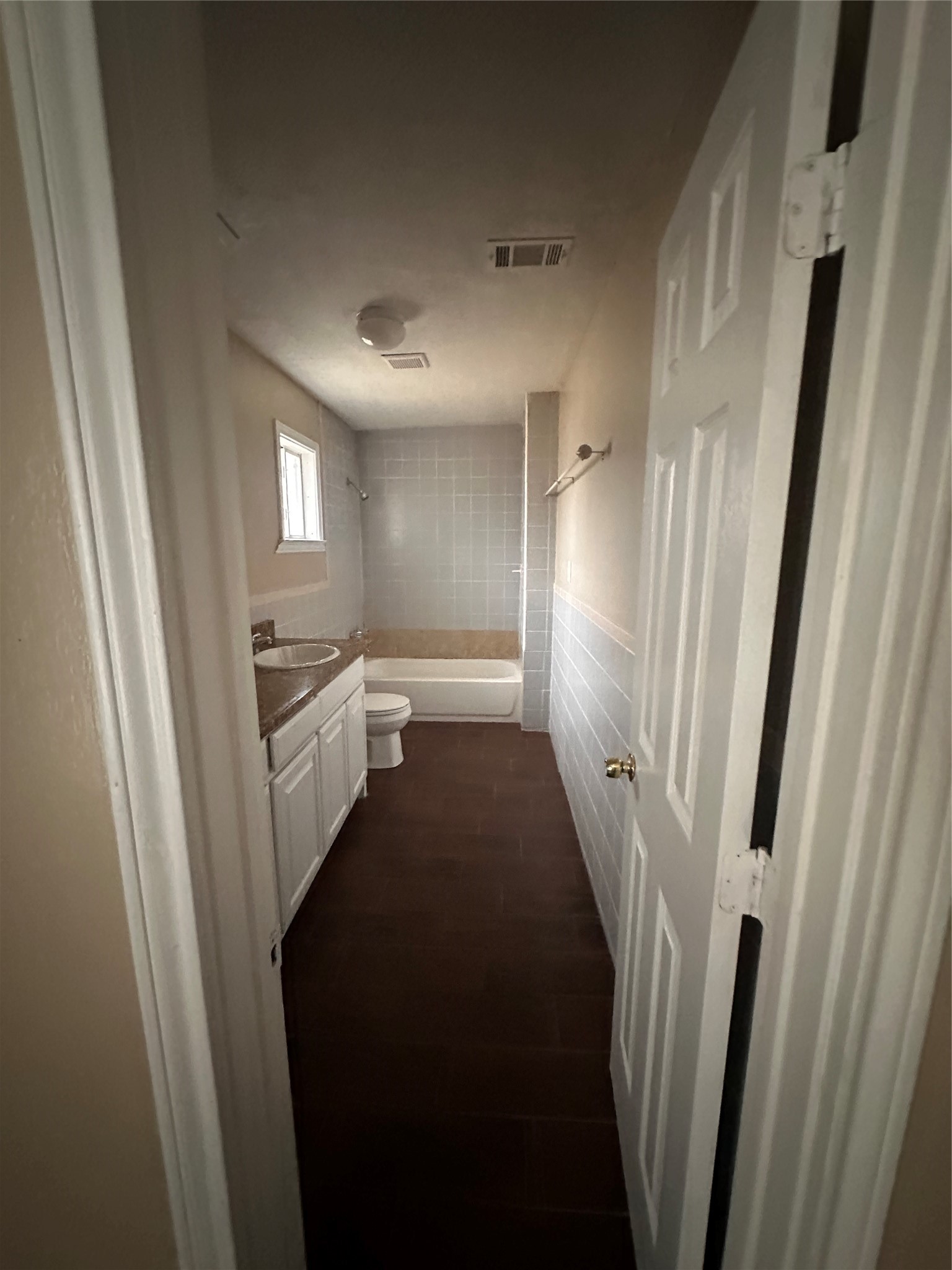 1208 Hall Street