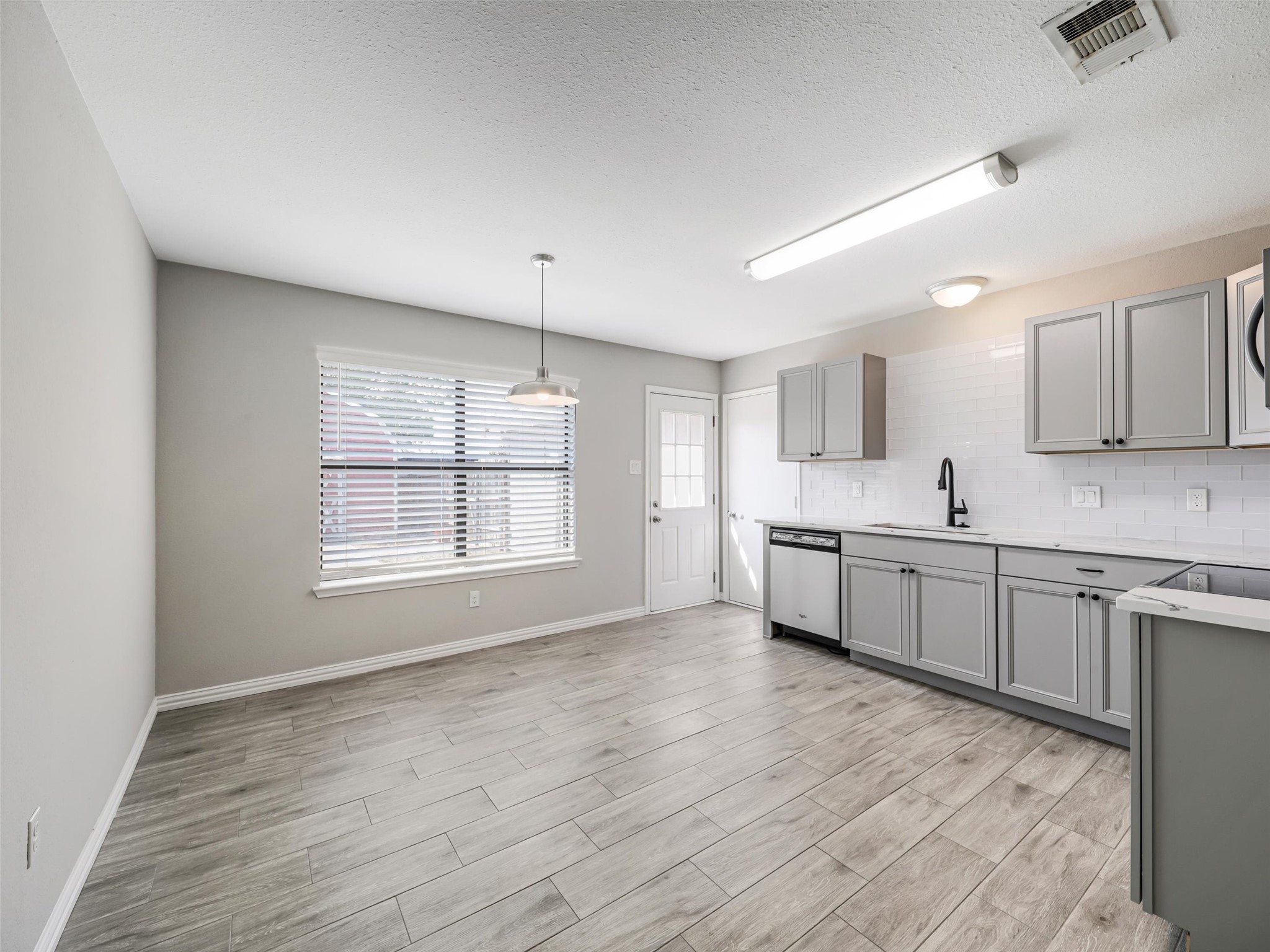 2331 Foothill Road