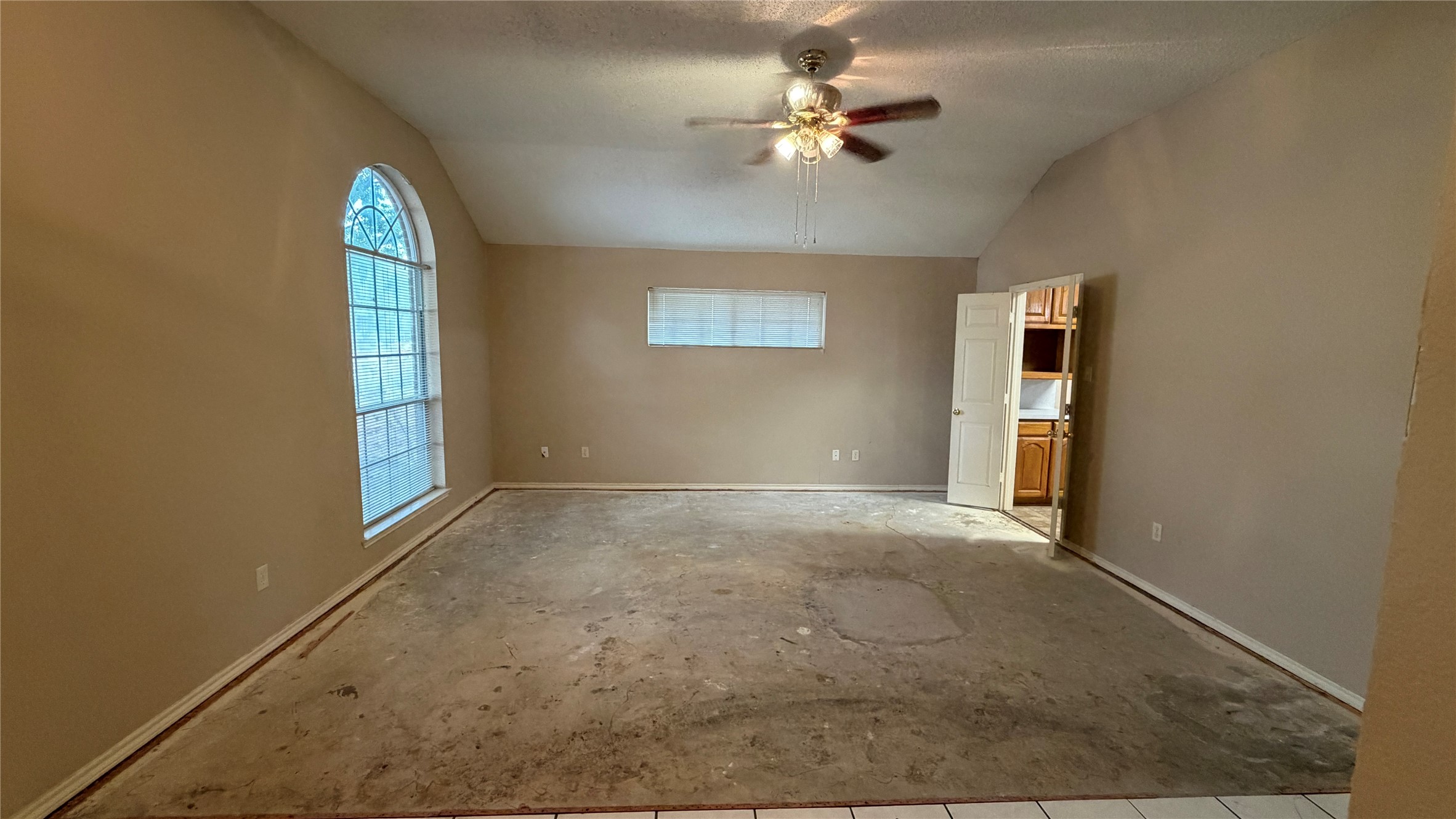 2718 High Pointe Boulevard