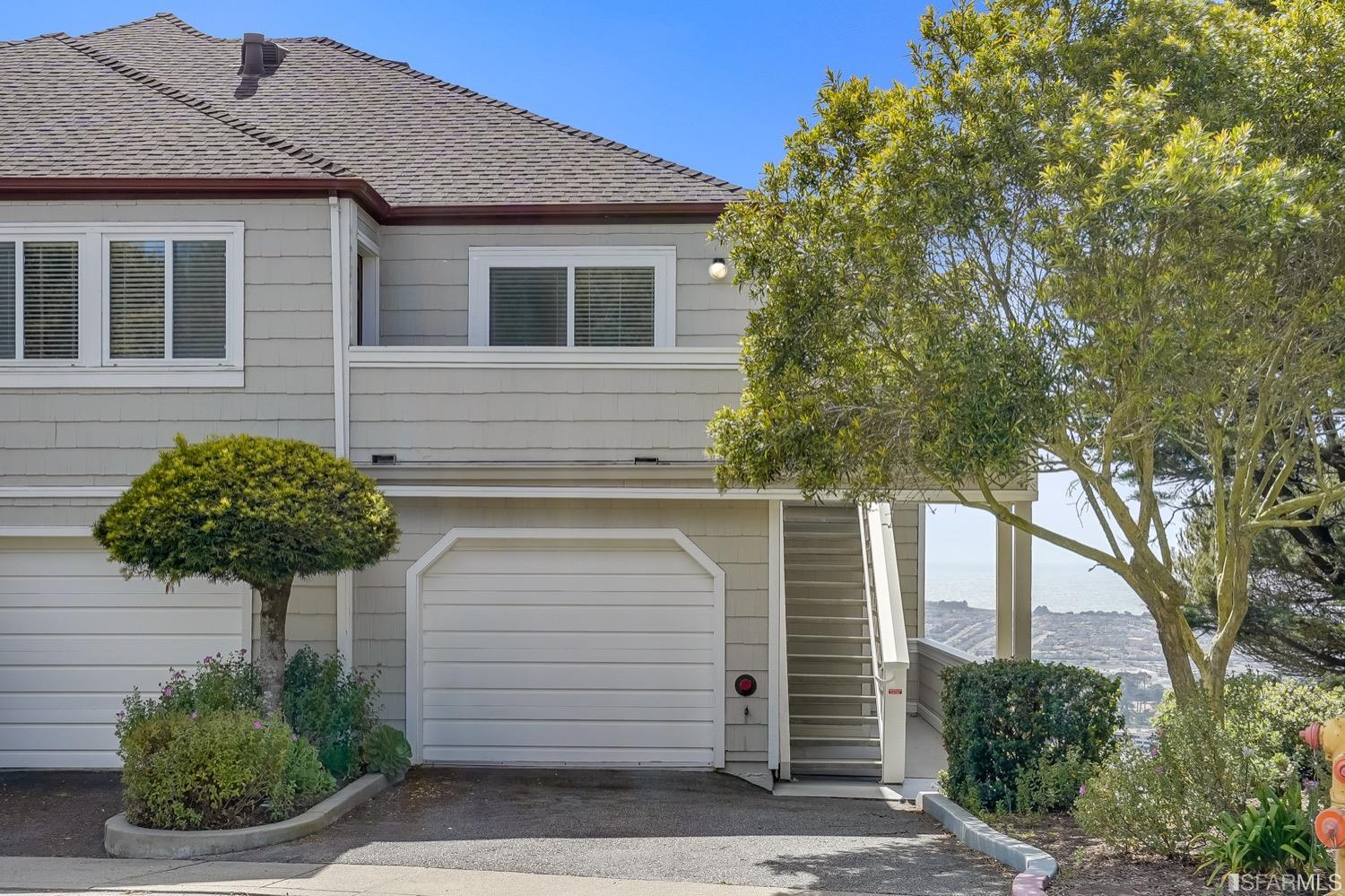 323 Green Ridge Drive Unit: 4