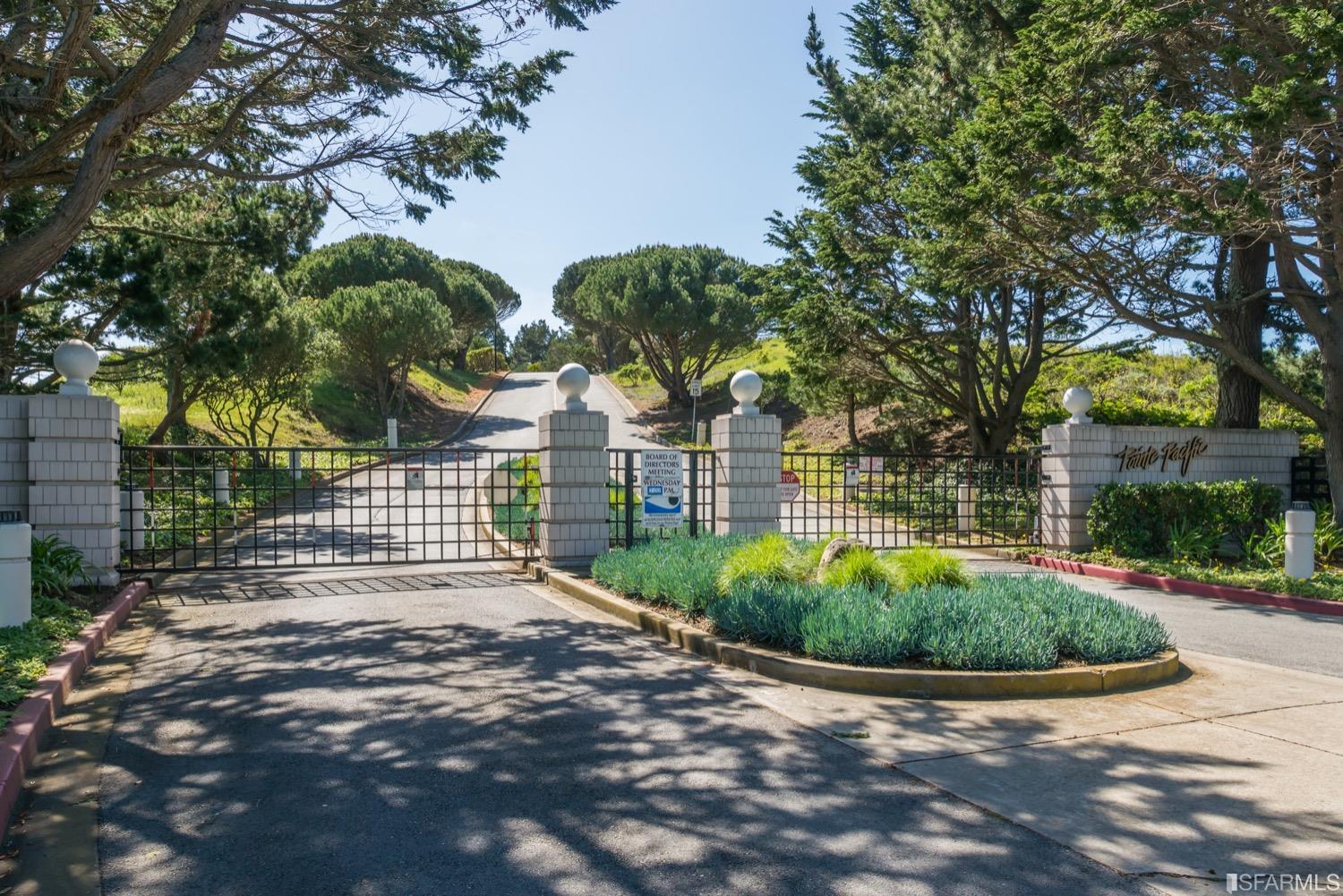 323 Green Ridge Drive Unit: 4