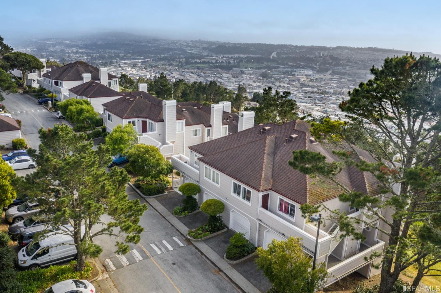 323 Green Ridge Drive Unit: 4