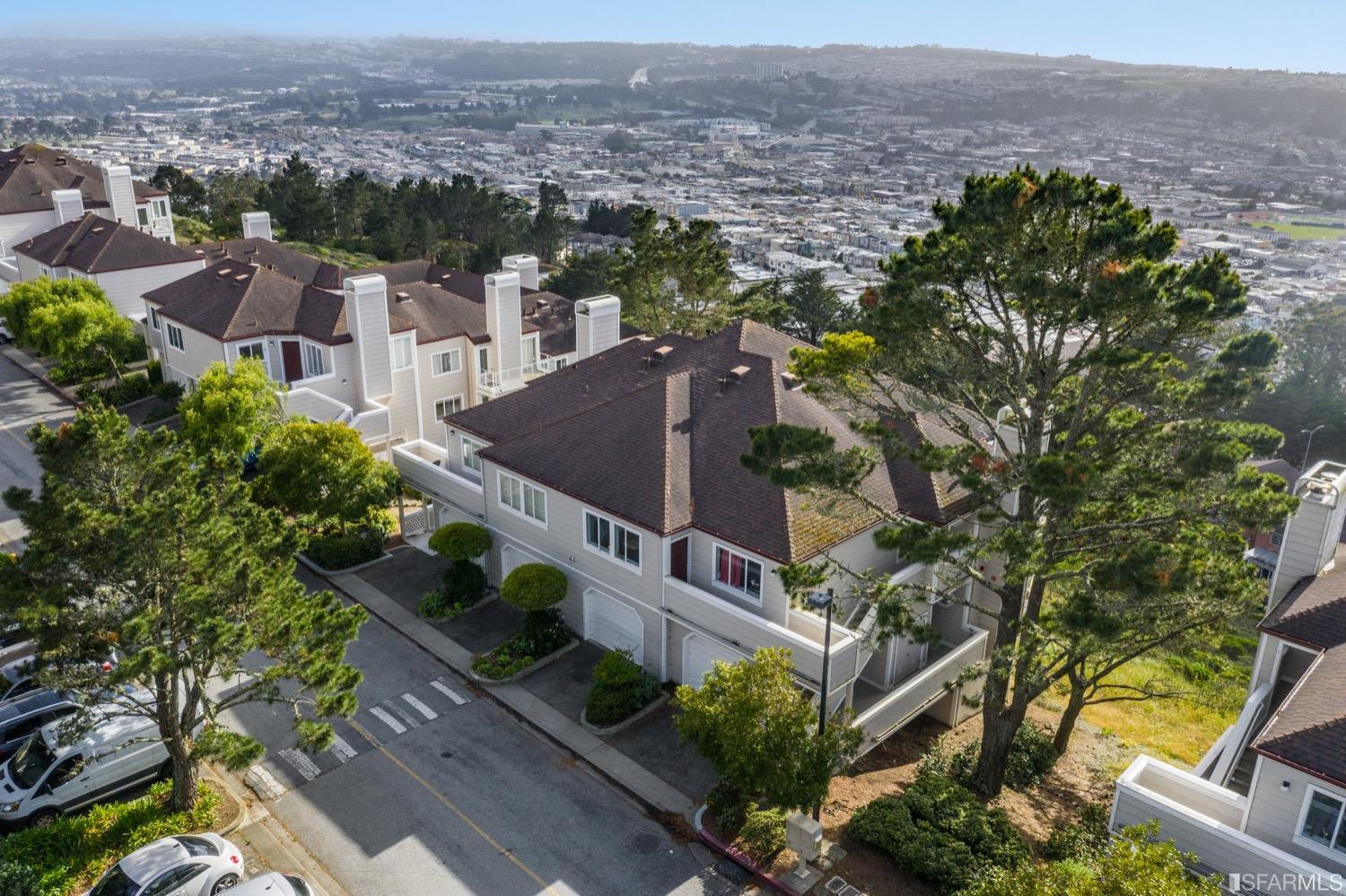 323 Green Ridge Drive Unit: 4