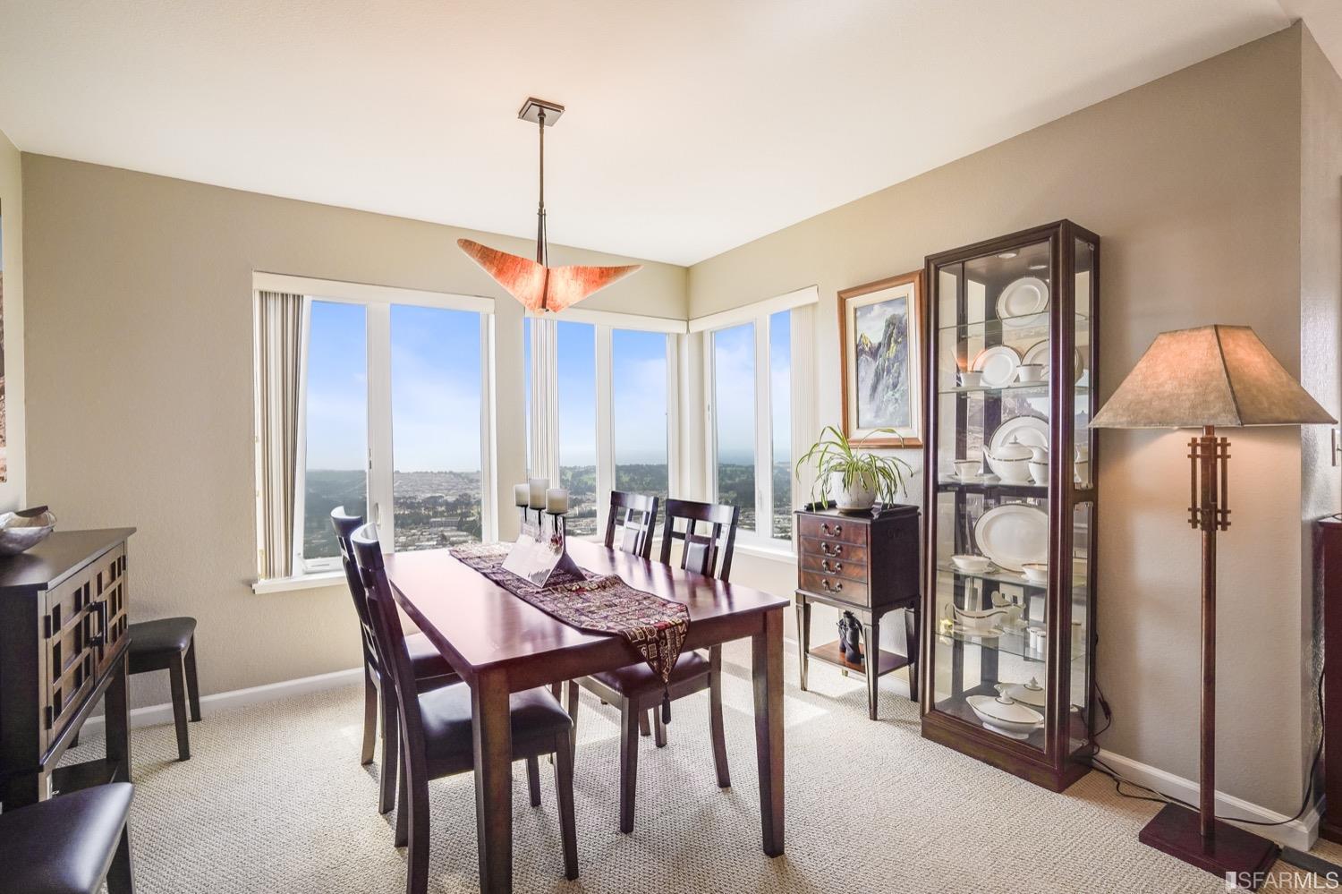 323 Green Ridge Drive Unit: 4