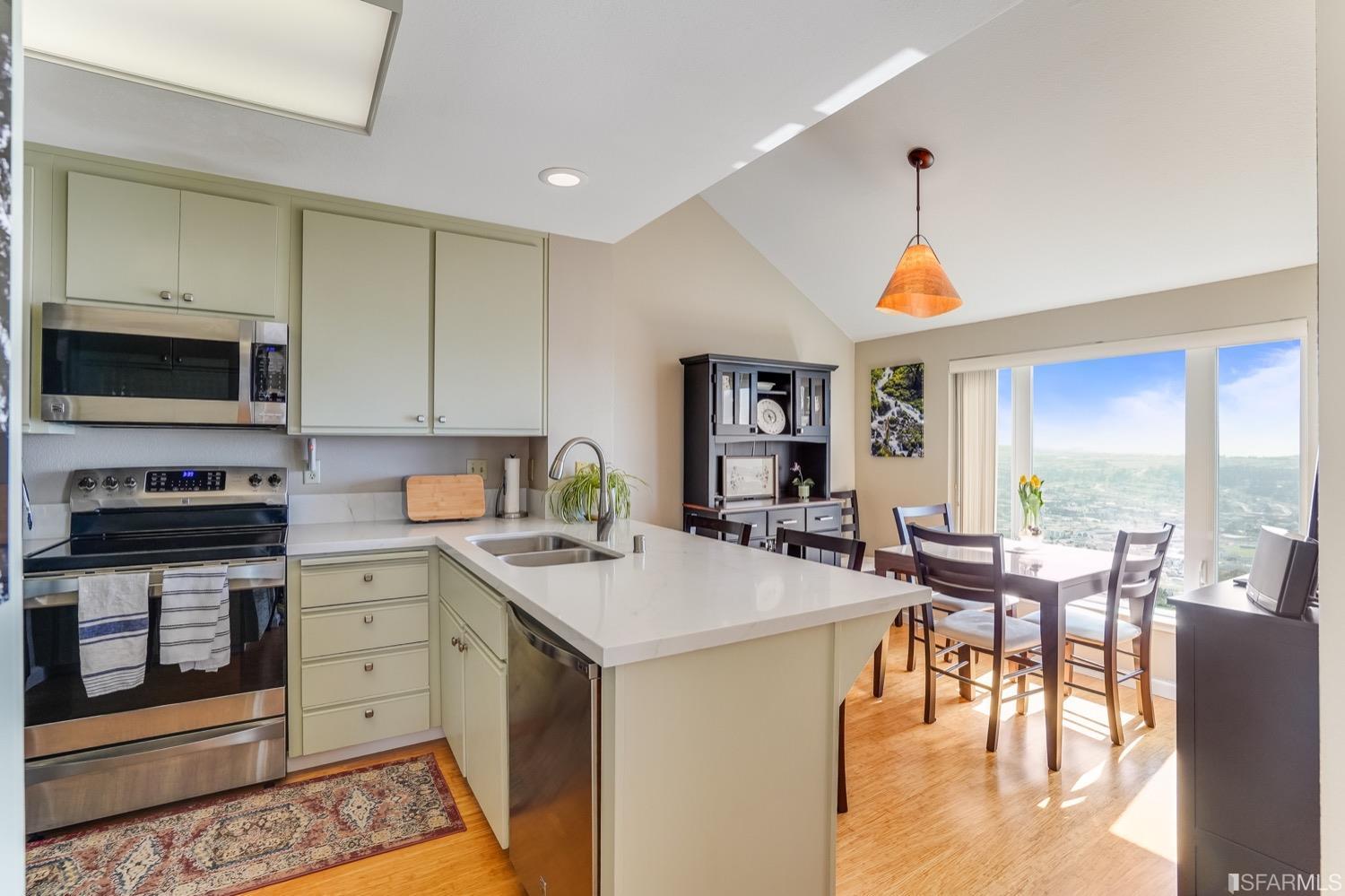 323 Green Ridge Drive Unit: 4