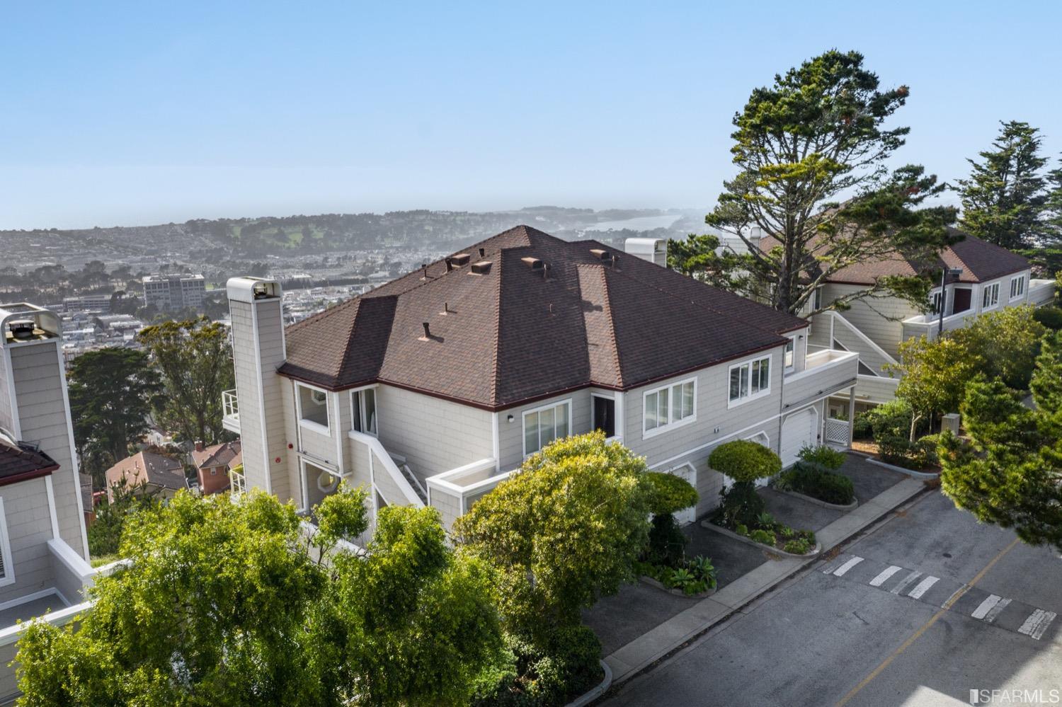 323 Green Ridge Drive Unit: 4