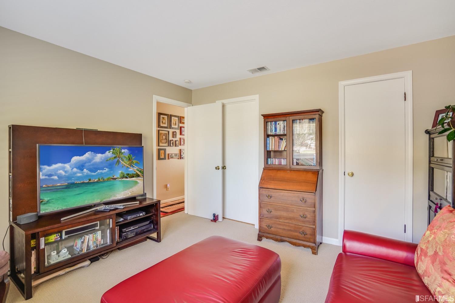 323 Green Ridge Drive Unit: 4