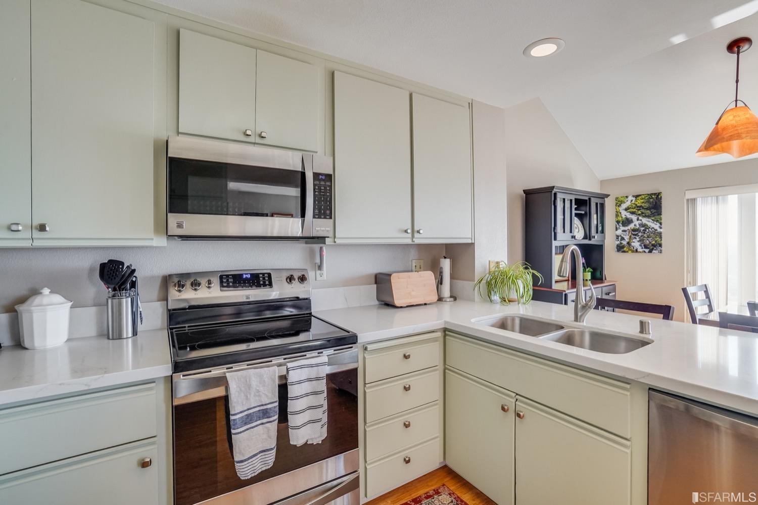 323 Green Ridge Drive Unit: 4