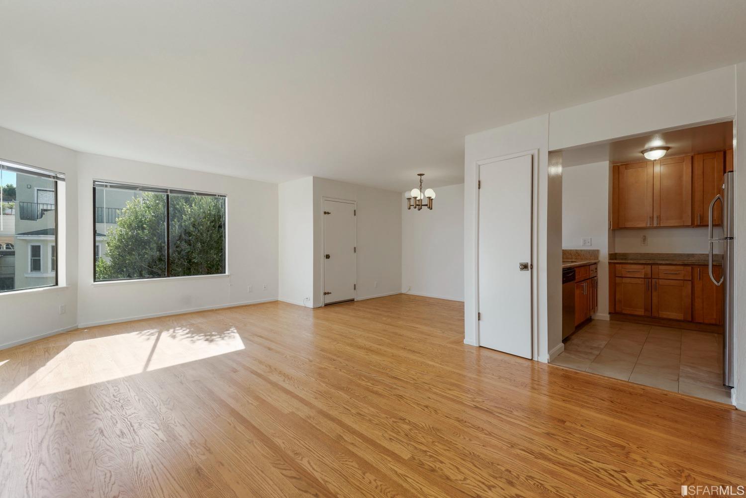2711 Octavia Street Unit: 201