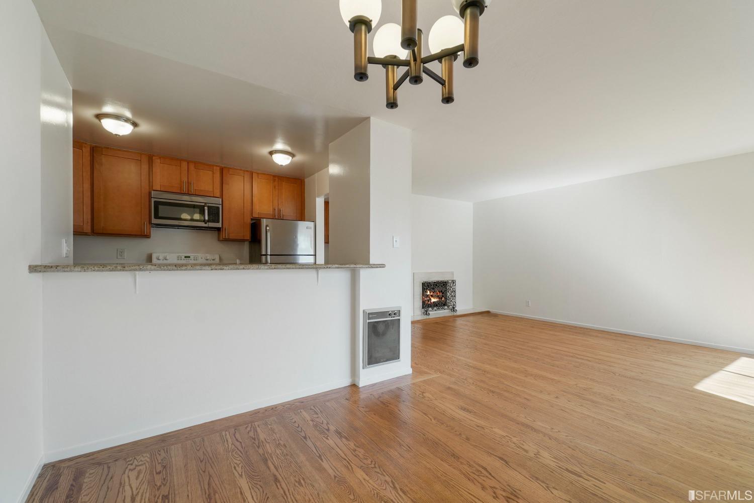 2711 Octavia Street Unit: 201