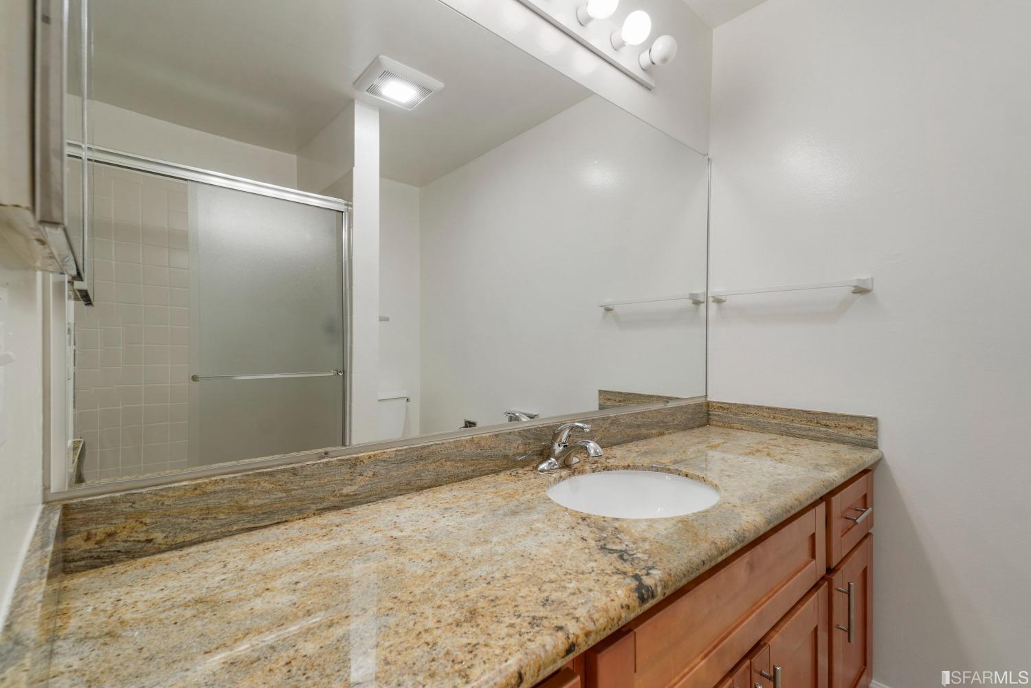 2711 Octavia Street Unit: 201