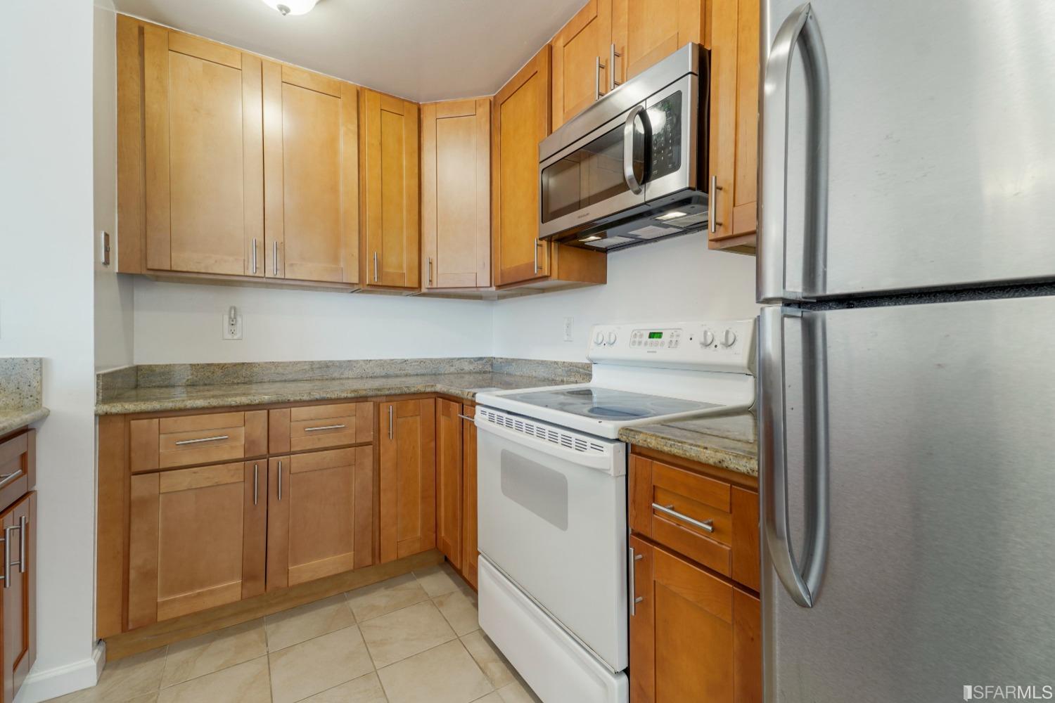 2711 Octavia Street Unit: 201
