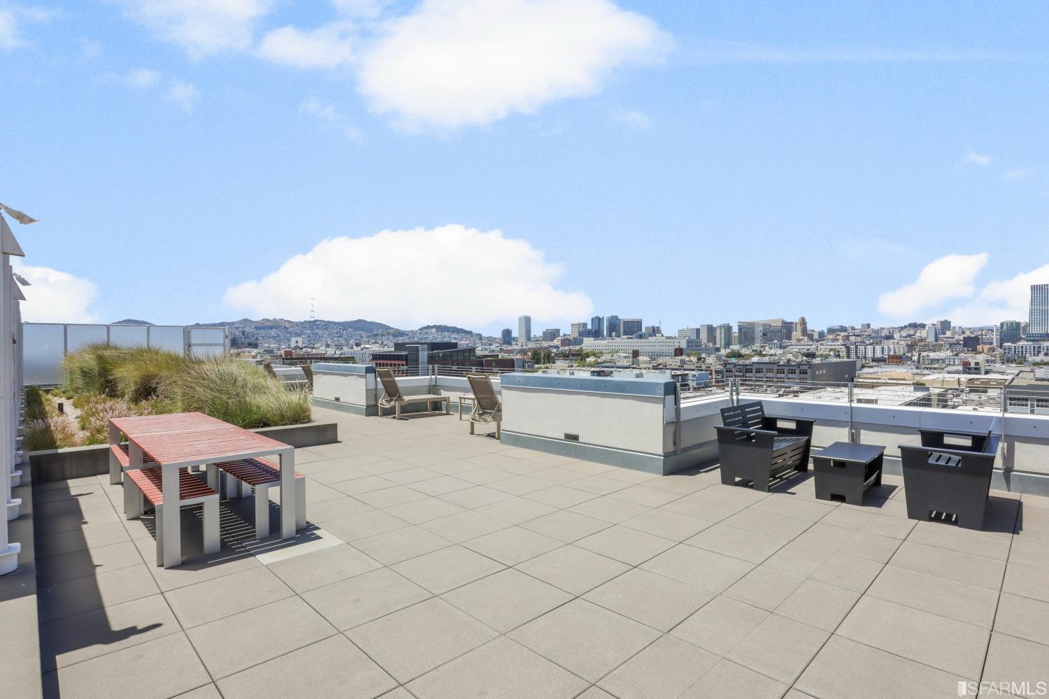 300 Berry Street Unit: 920