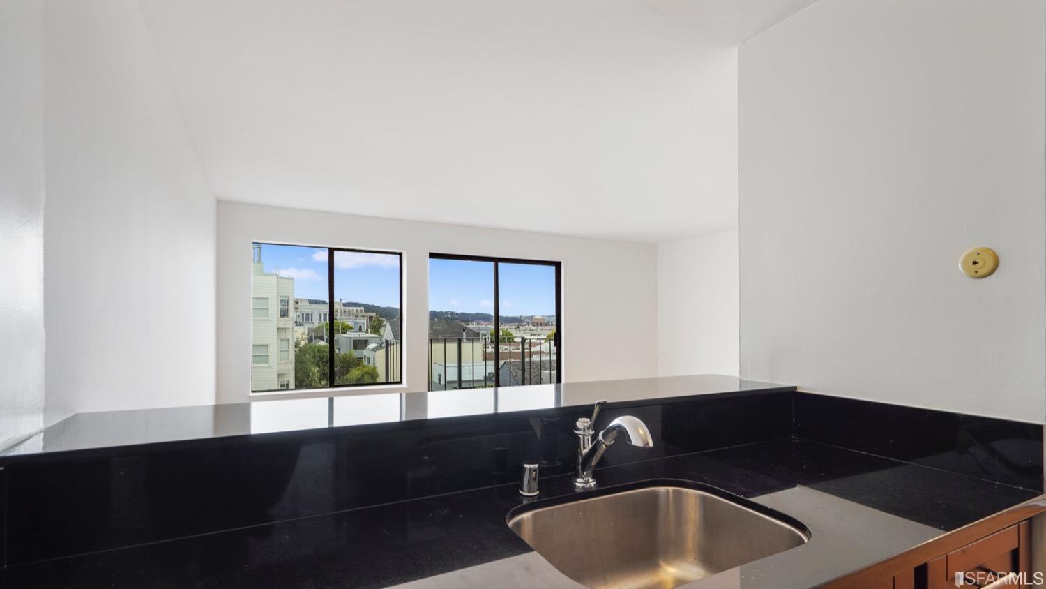 2711 Octavia Street Unit: 203