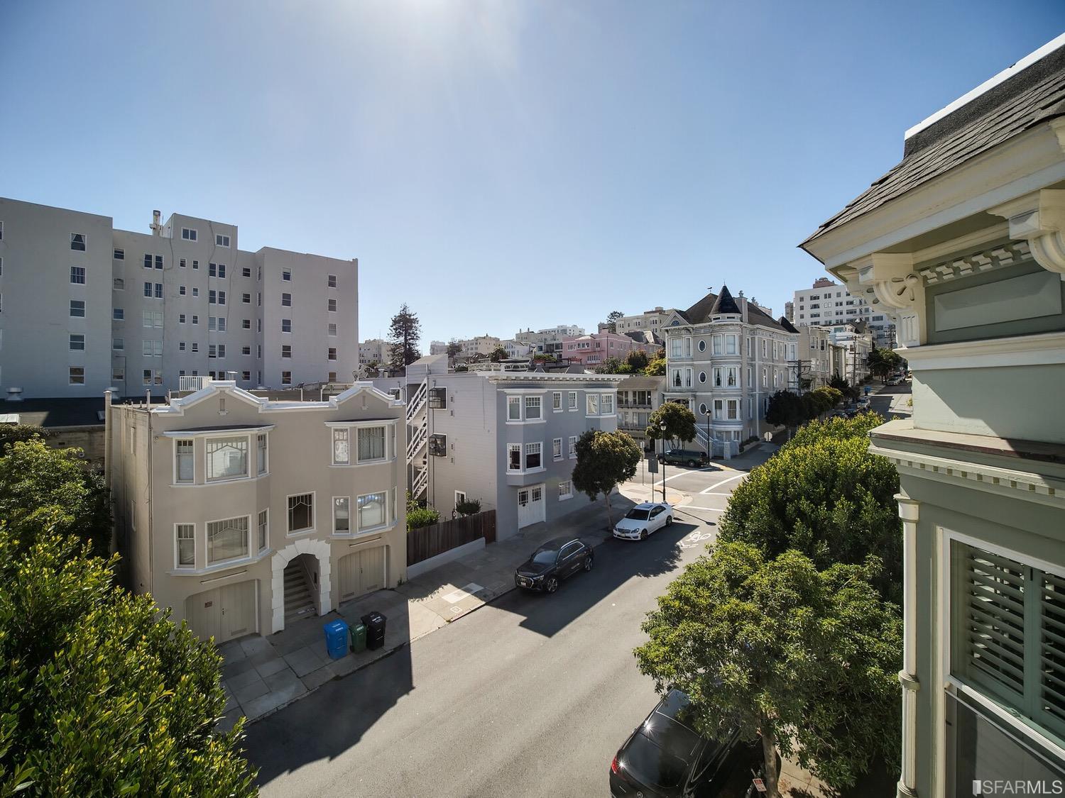 2711 Octavia Street Unit: 203