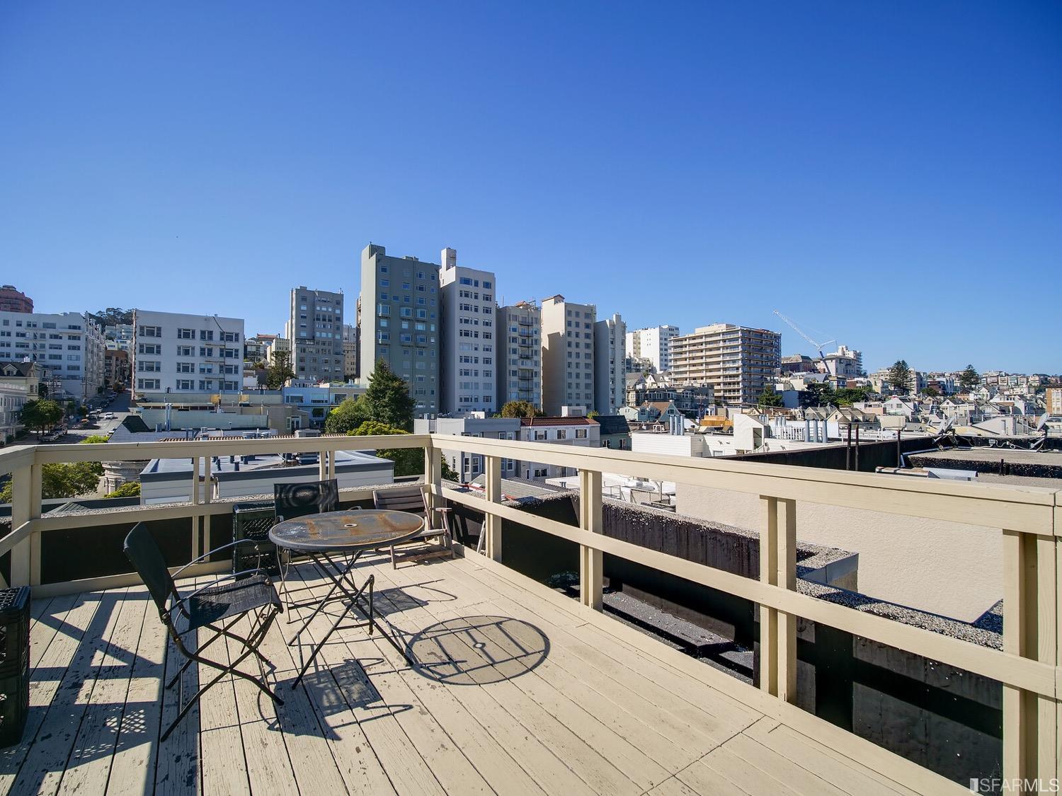 2711 Octavia Street Unit: 203