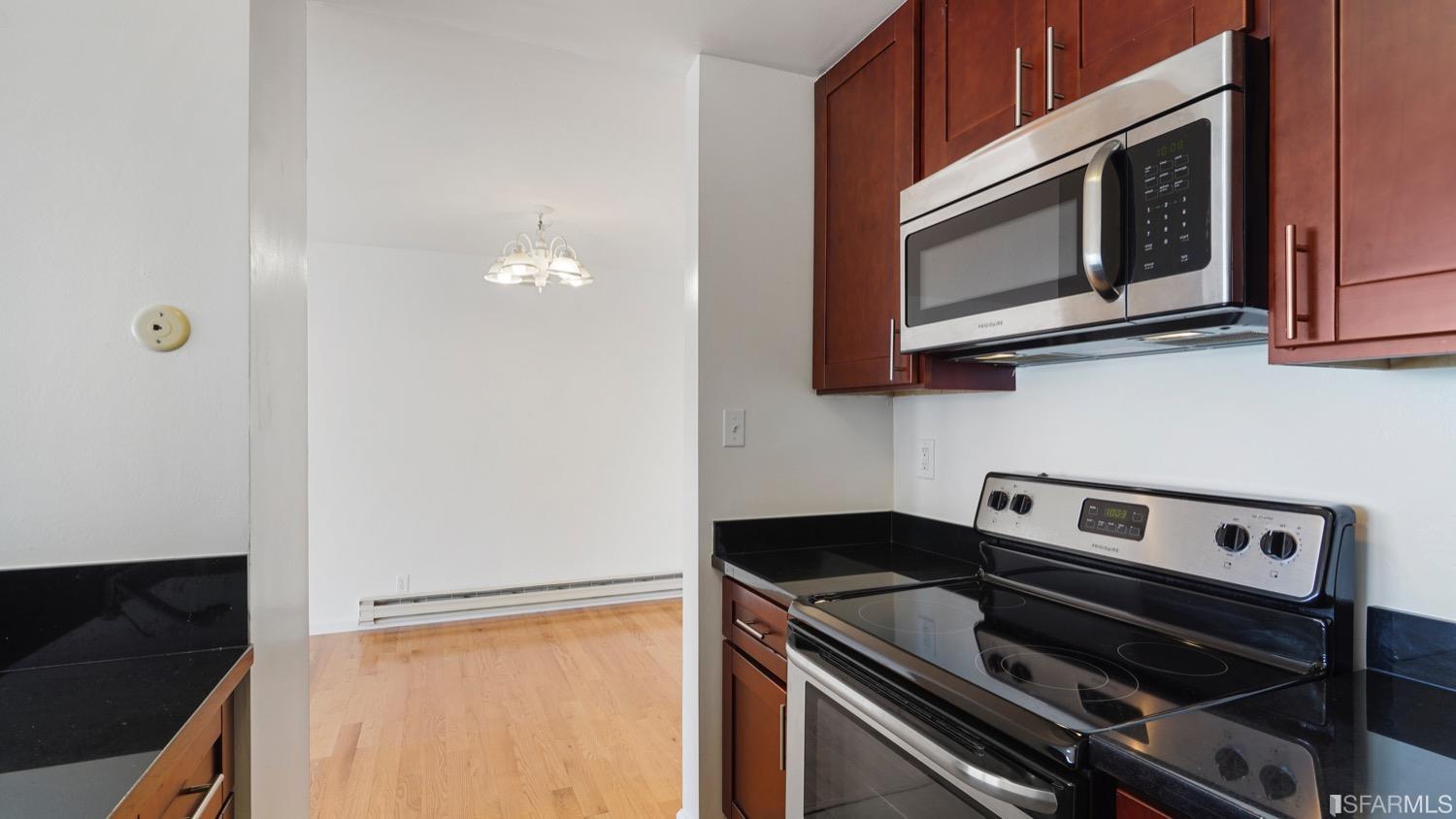2711 Octavia Street Unit: 203