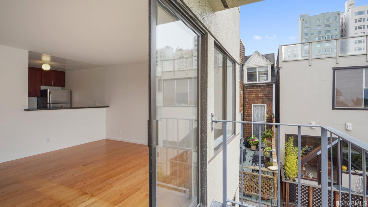 2711 Octavia Street Unit: 203