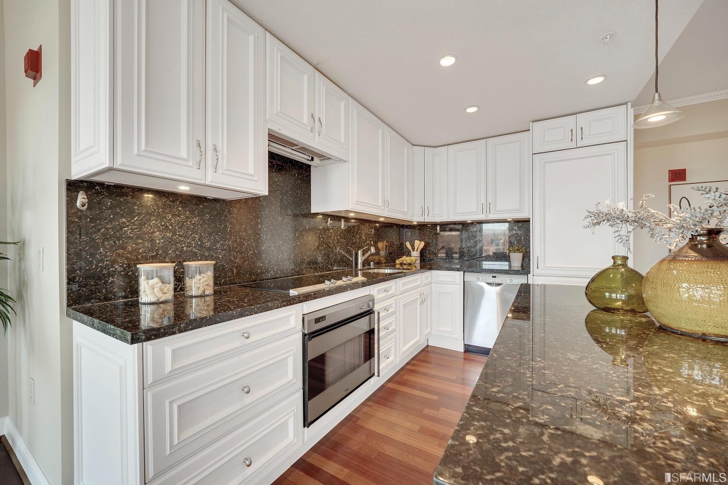 88 King Street Unit: 713
