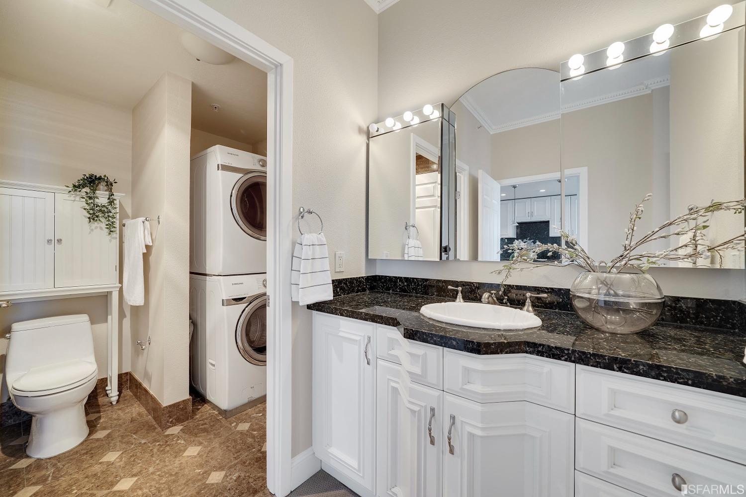 88 King Street Unit: 713