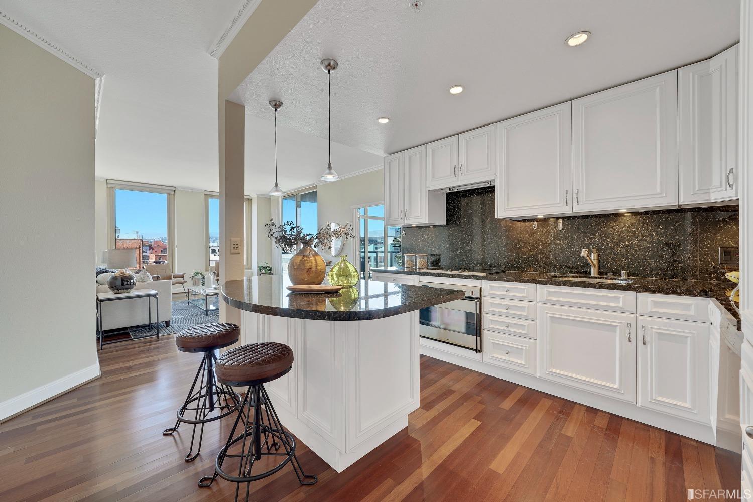 88 King Street Unit: 713
