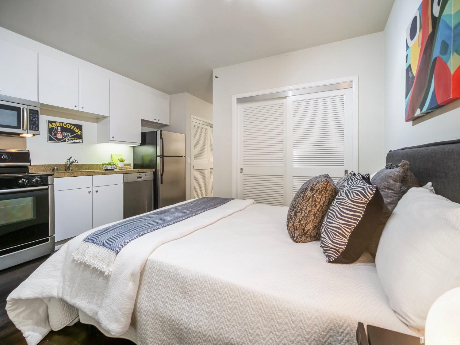 199 New Montgomery Street Unit: 212