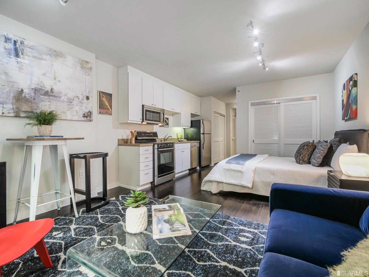 199 New Montgomery Street Unit: 212