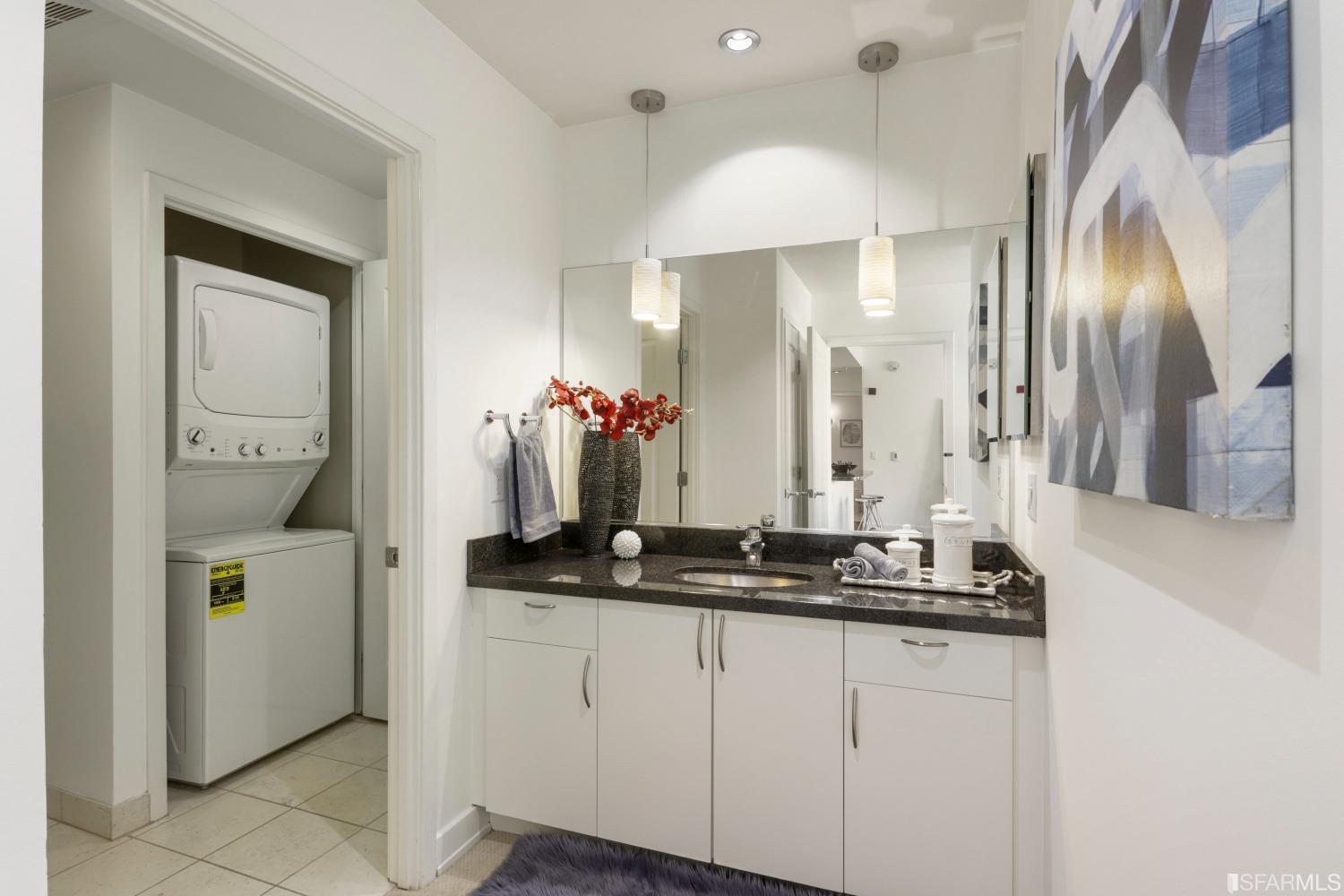 88 King Street Unit: 919
