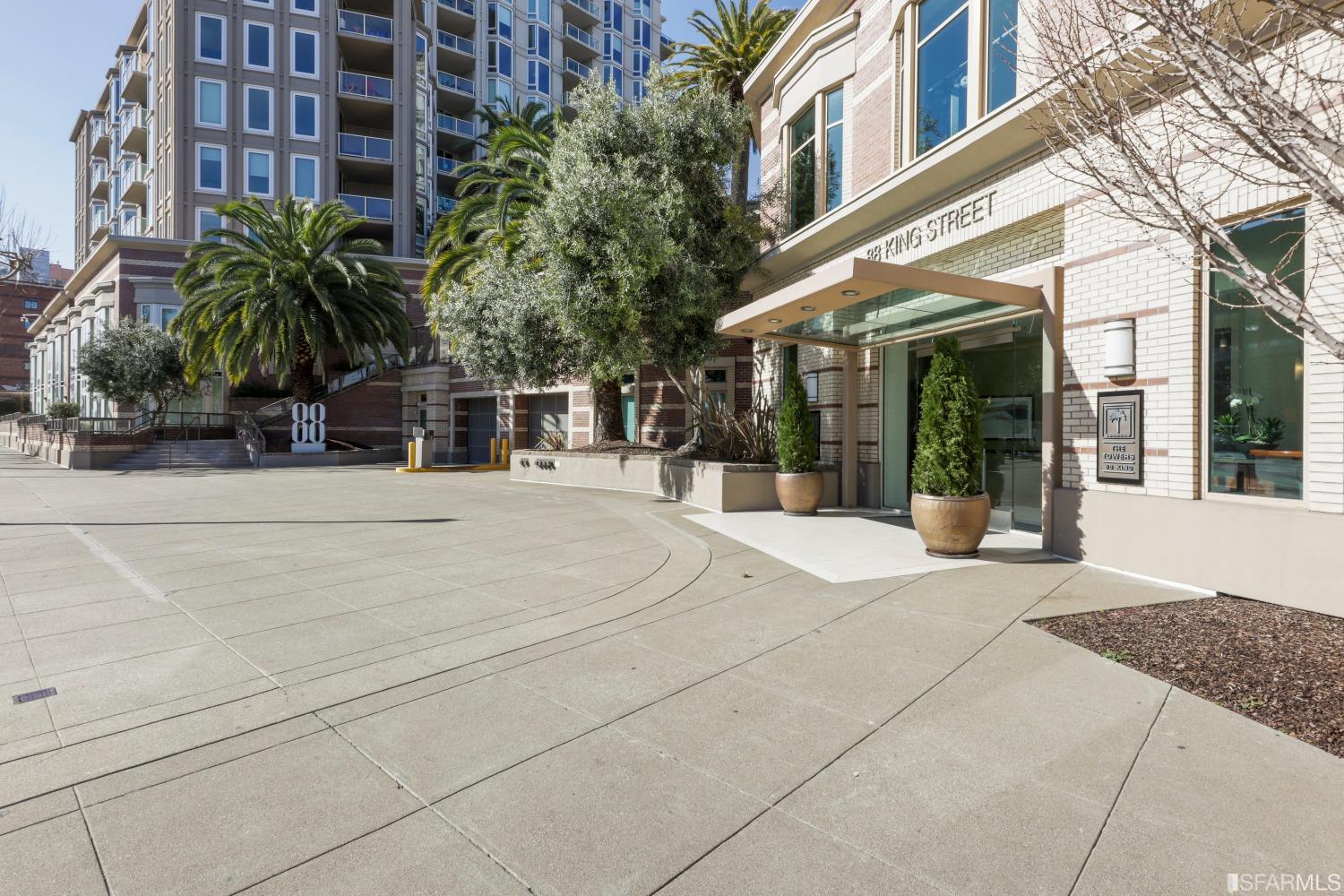 88 King Street Unit: 919