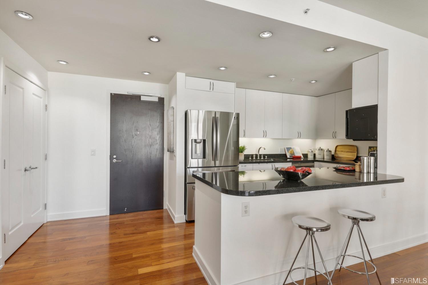 88 King Street Unit: 919