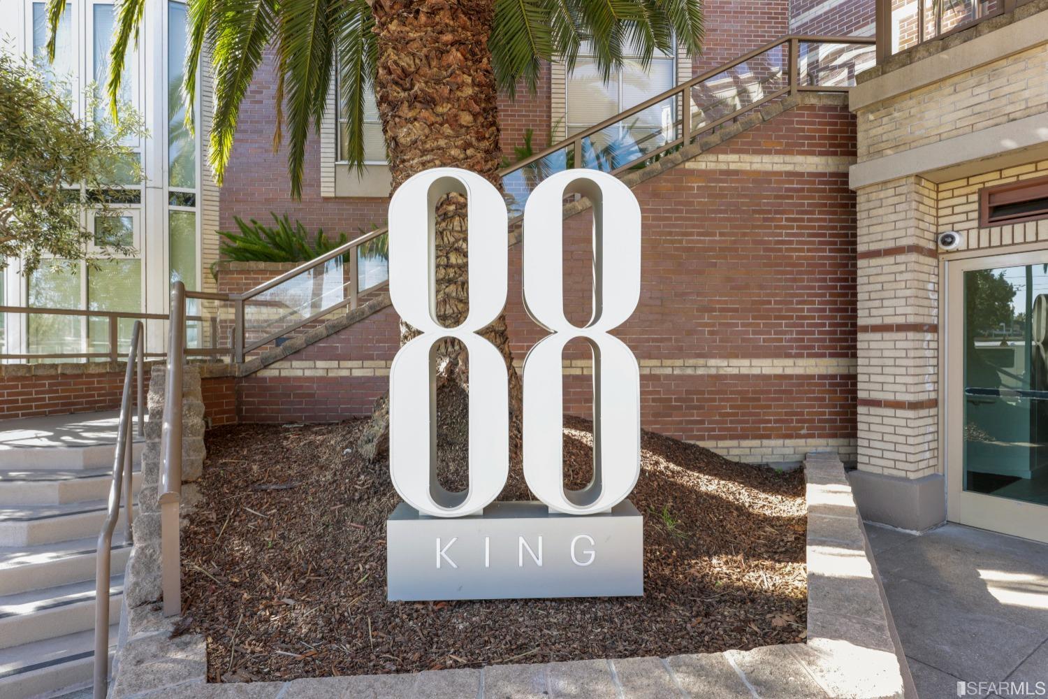 88 King Street Unit: 919