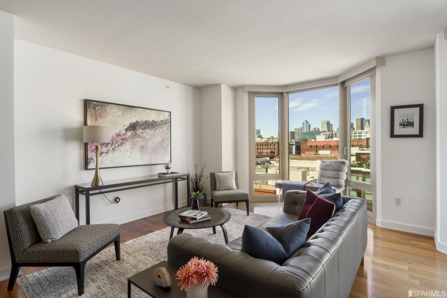 88 King Street Unit: 919