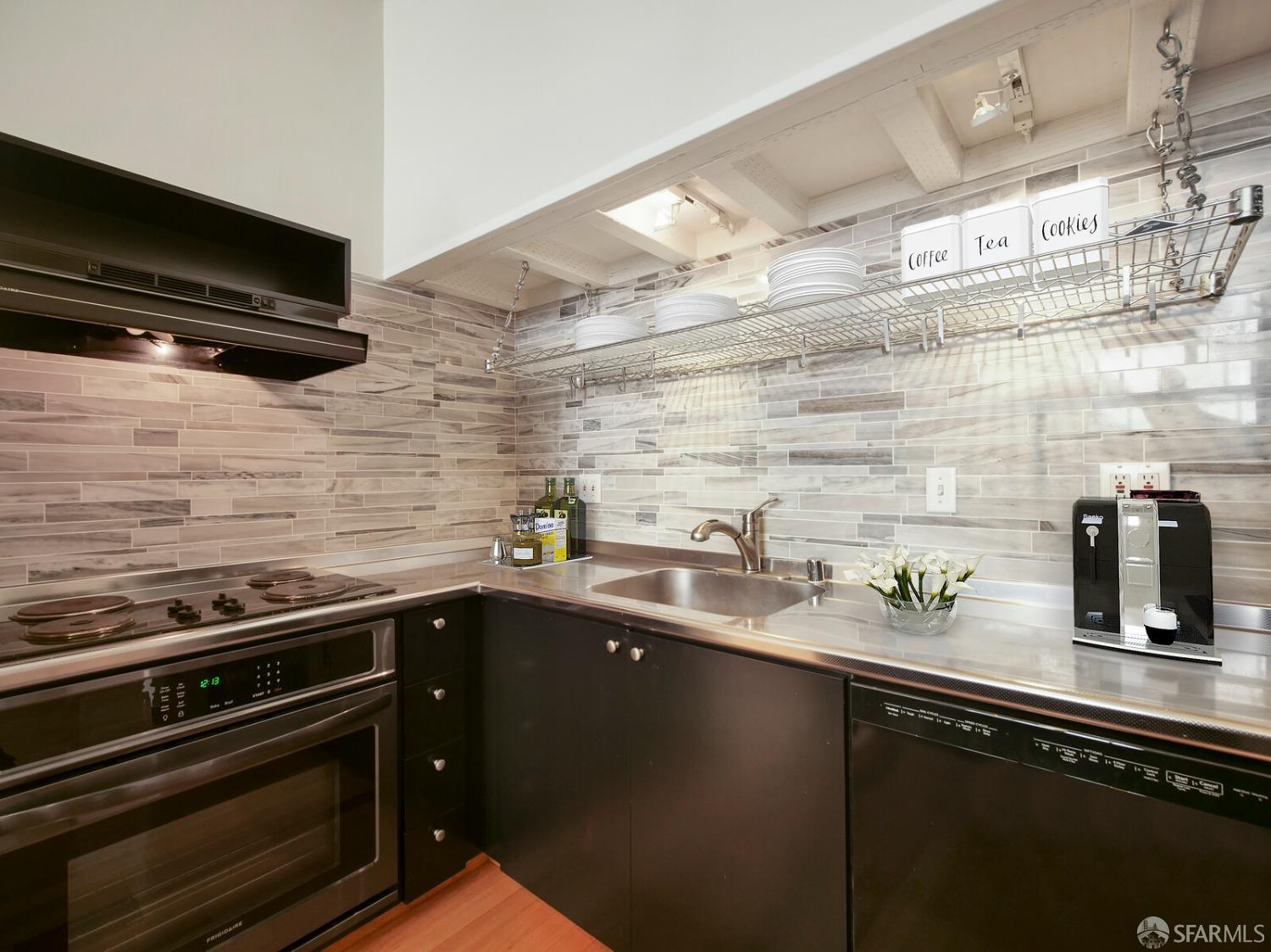 601 4th Street Unit: 205