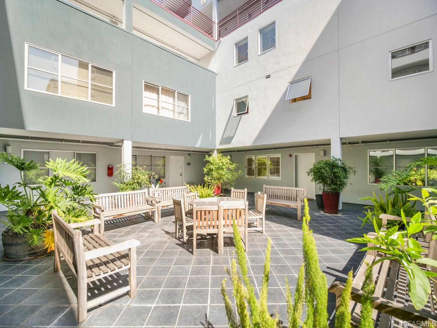 350 Alabama Street Unit: 10