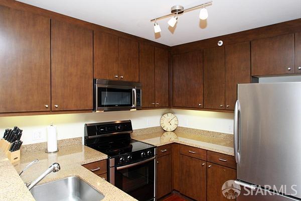 199 New Montgomery Street Unit: 206