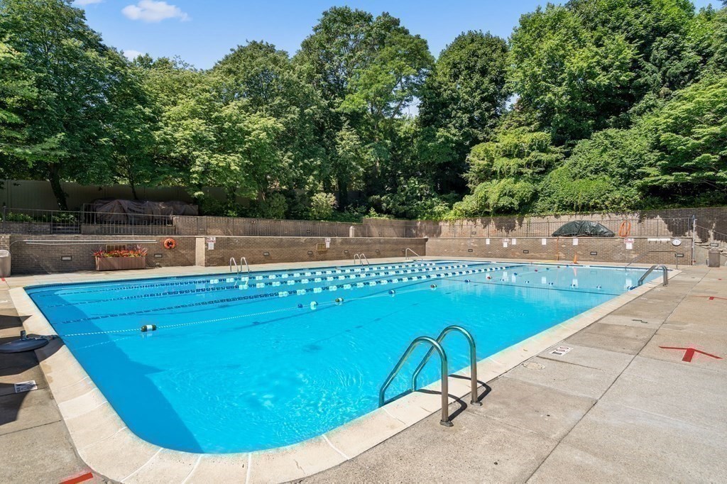 77 Pond Ave # 1402