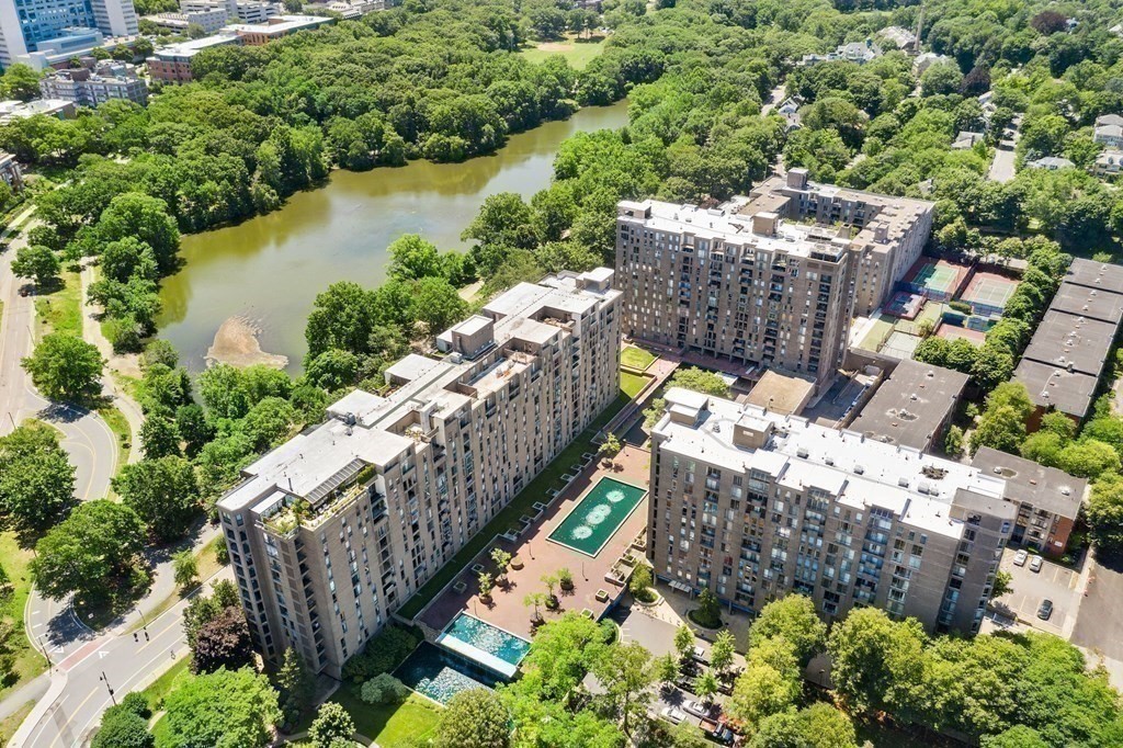 77 Pond Ave # 1402