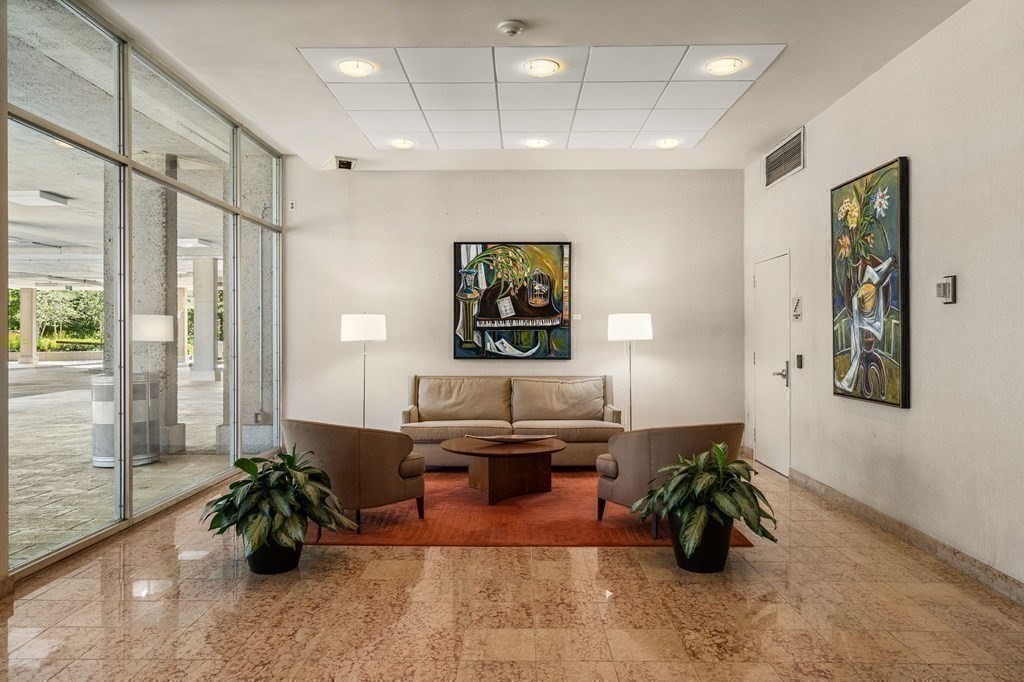 77 Pond Ave # 1402