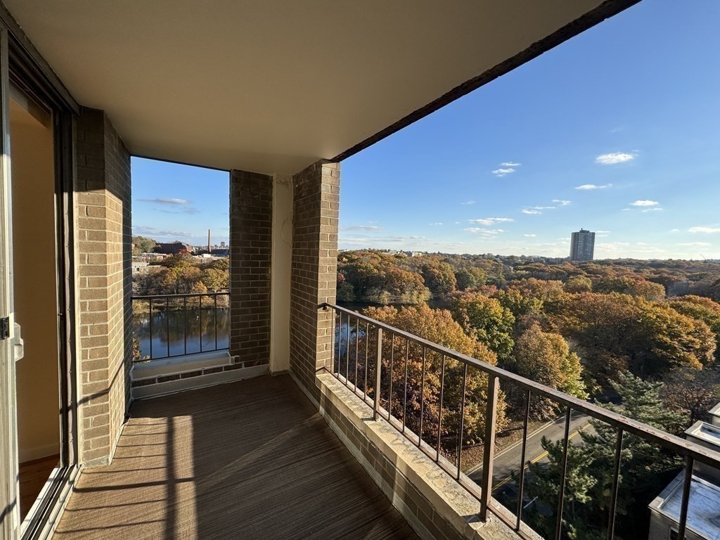 77 Pond Ave # 1402