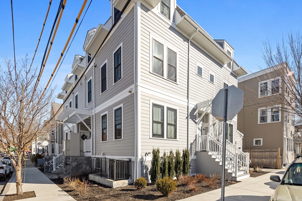 24 Rush Street # G