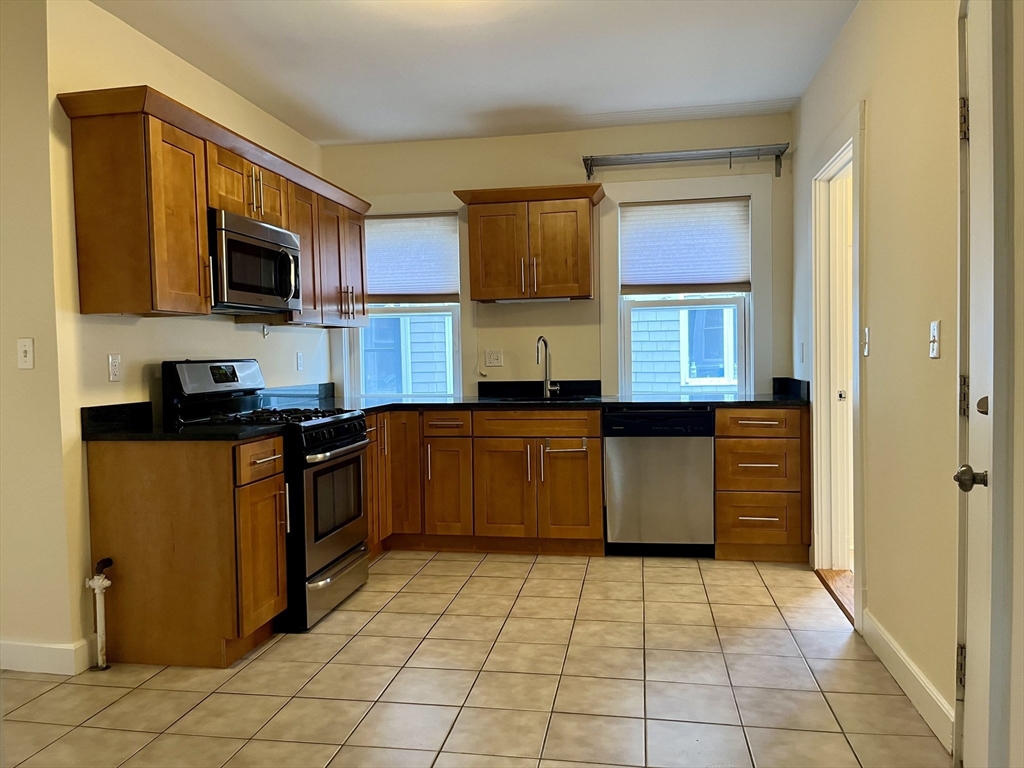 4 Fayette Park # 2