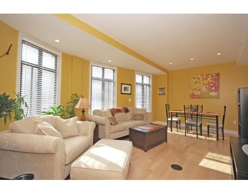 424 Massachusetts Ave # 202