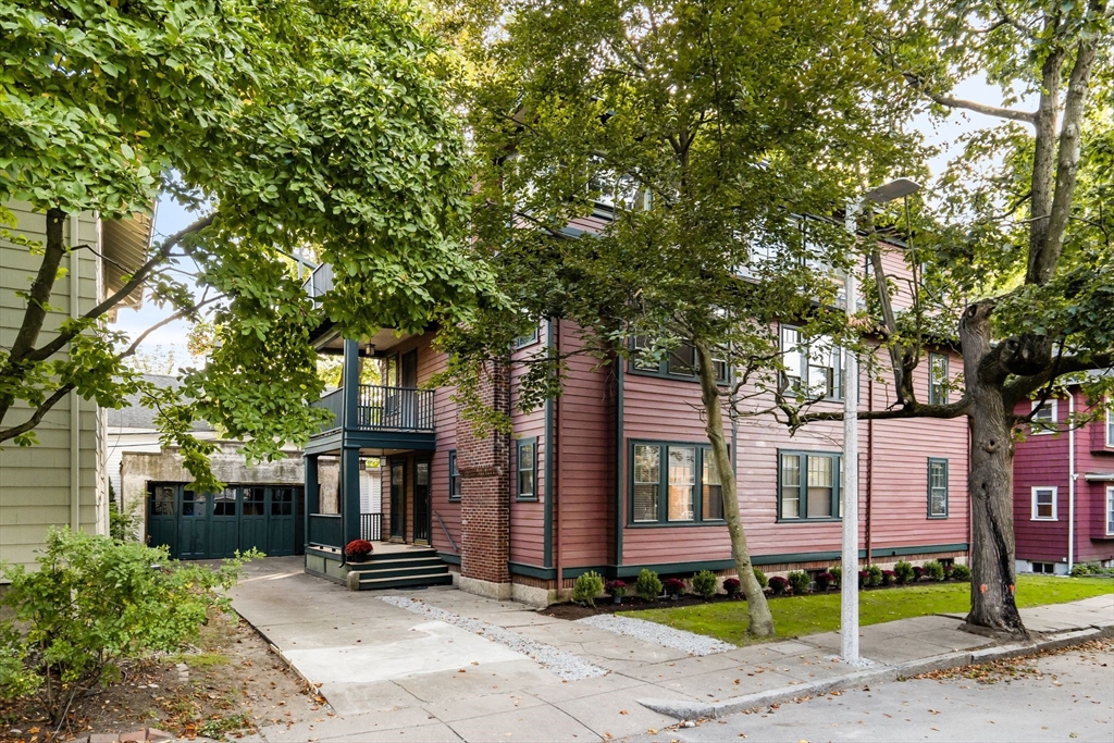 30-32 Goodrich Rd