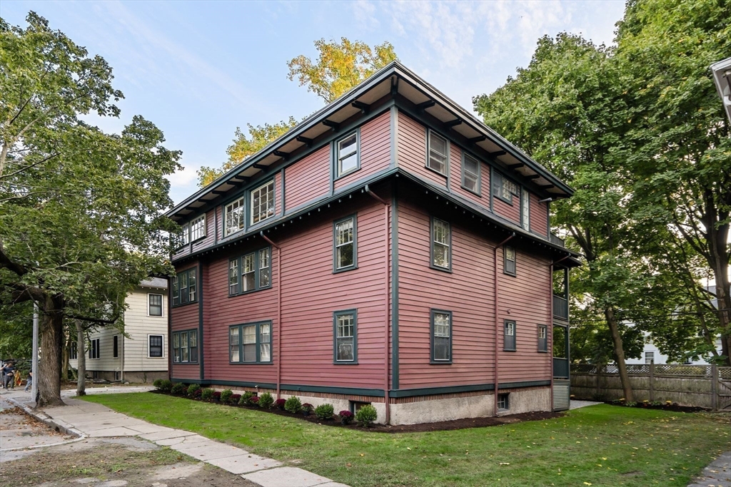 30-32 Goodrich Rd