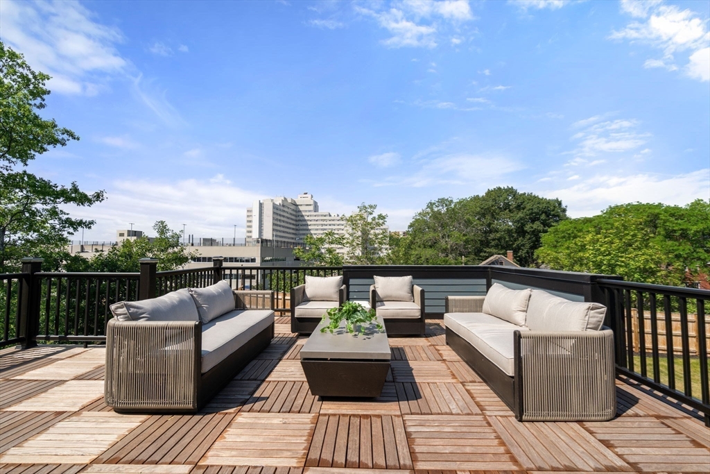 33 Evergreen St # 1