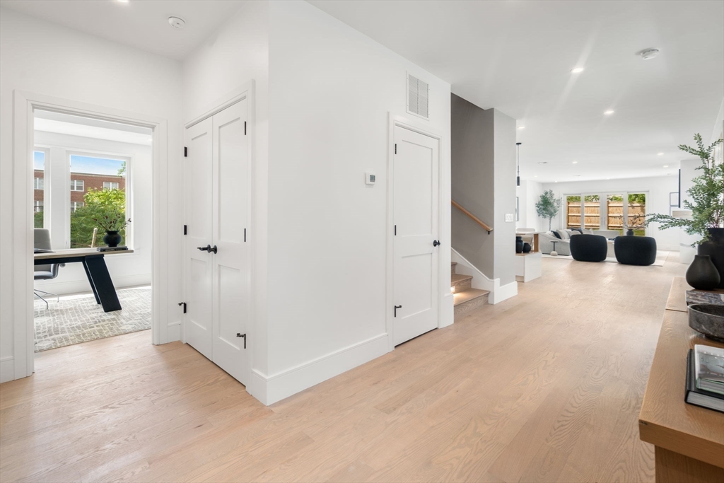 33 Evergreen St # 1