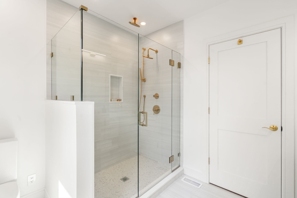 33 Evergreen St # 1
