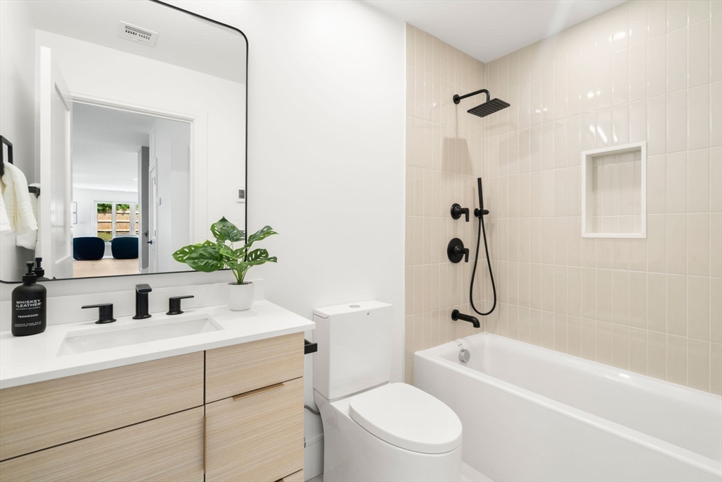 33 Evergreen St # 1