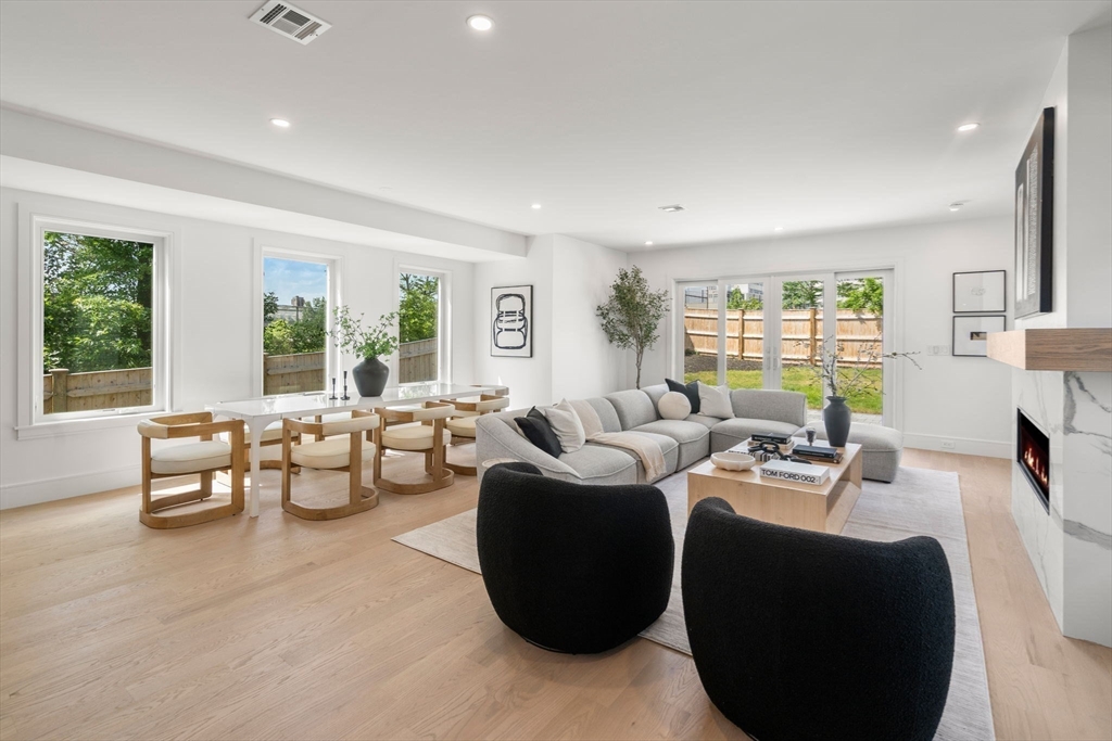 33 Evergreen St # 1