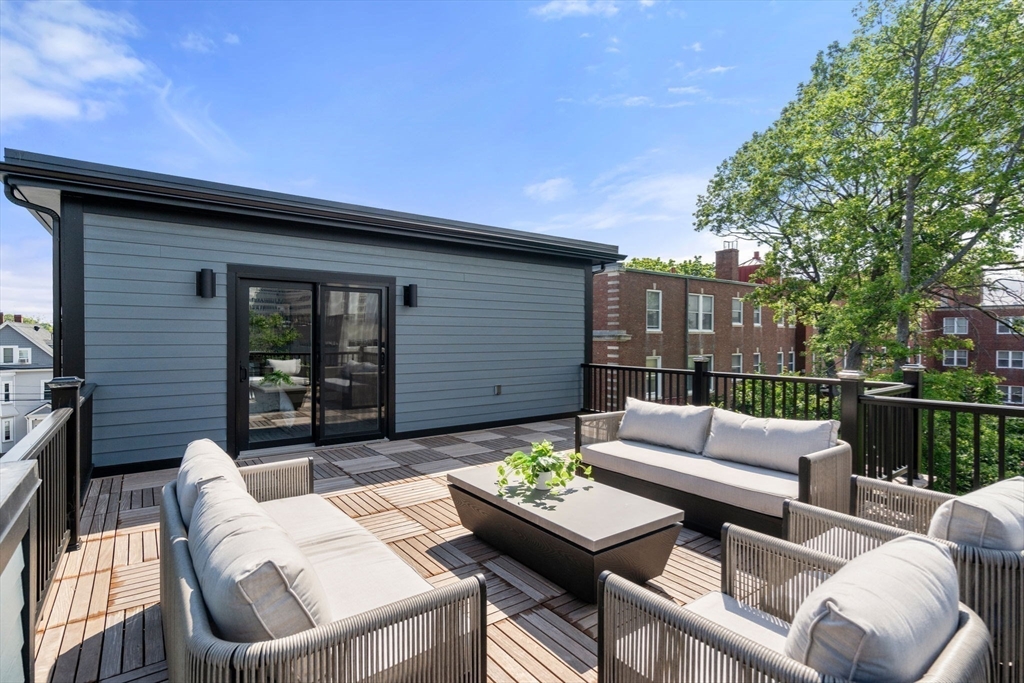 33 Evergreen St # 1